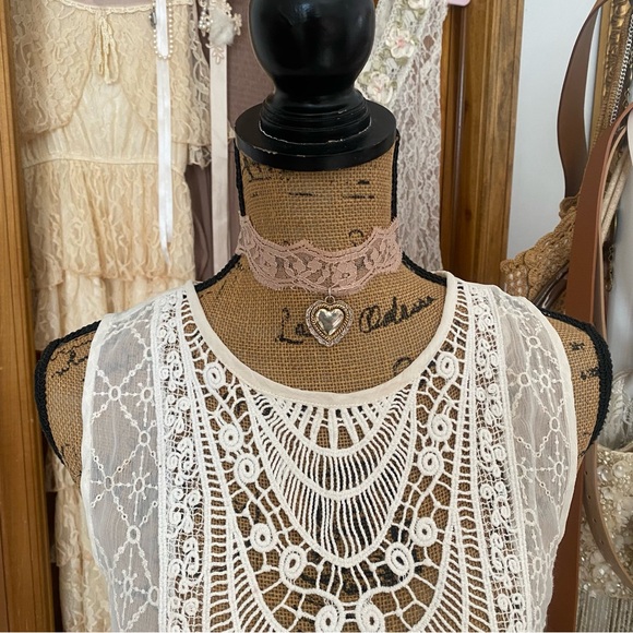 Silver Heart Tan Lace Choker Necklace - Picture 4 of 5